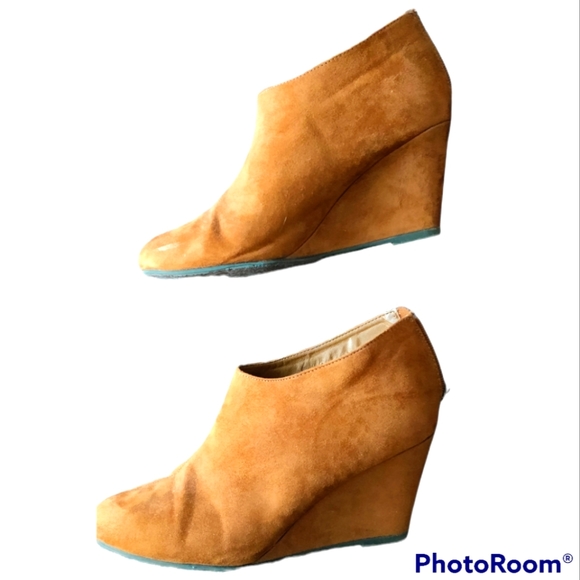Suede ankle boot with wedge sole - Picture 2 of 8